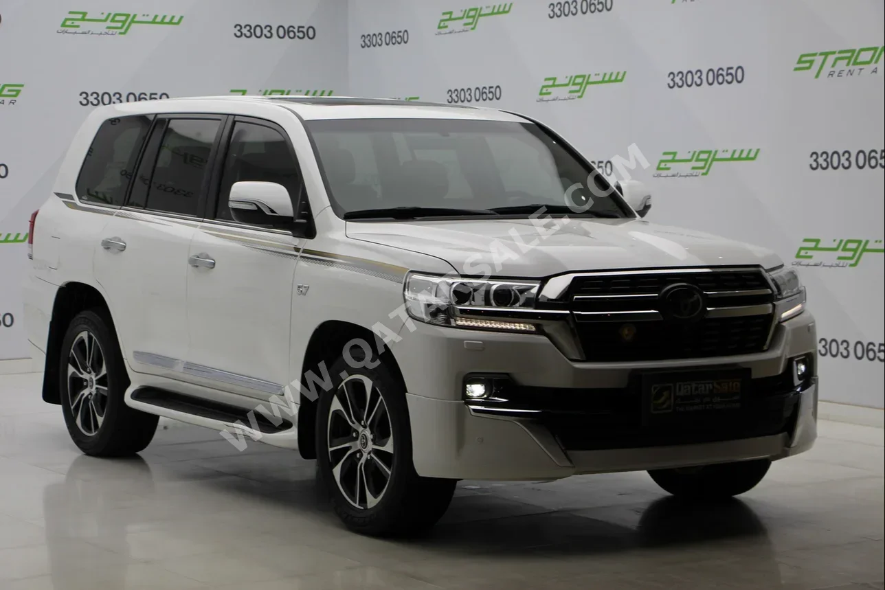 Toyota  Land Cruiser  VXR  2021  Automatic  157,000 Km  8 Cylinder  Four Wheel Drive (4WD)  SUV  White