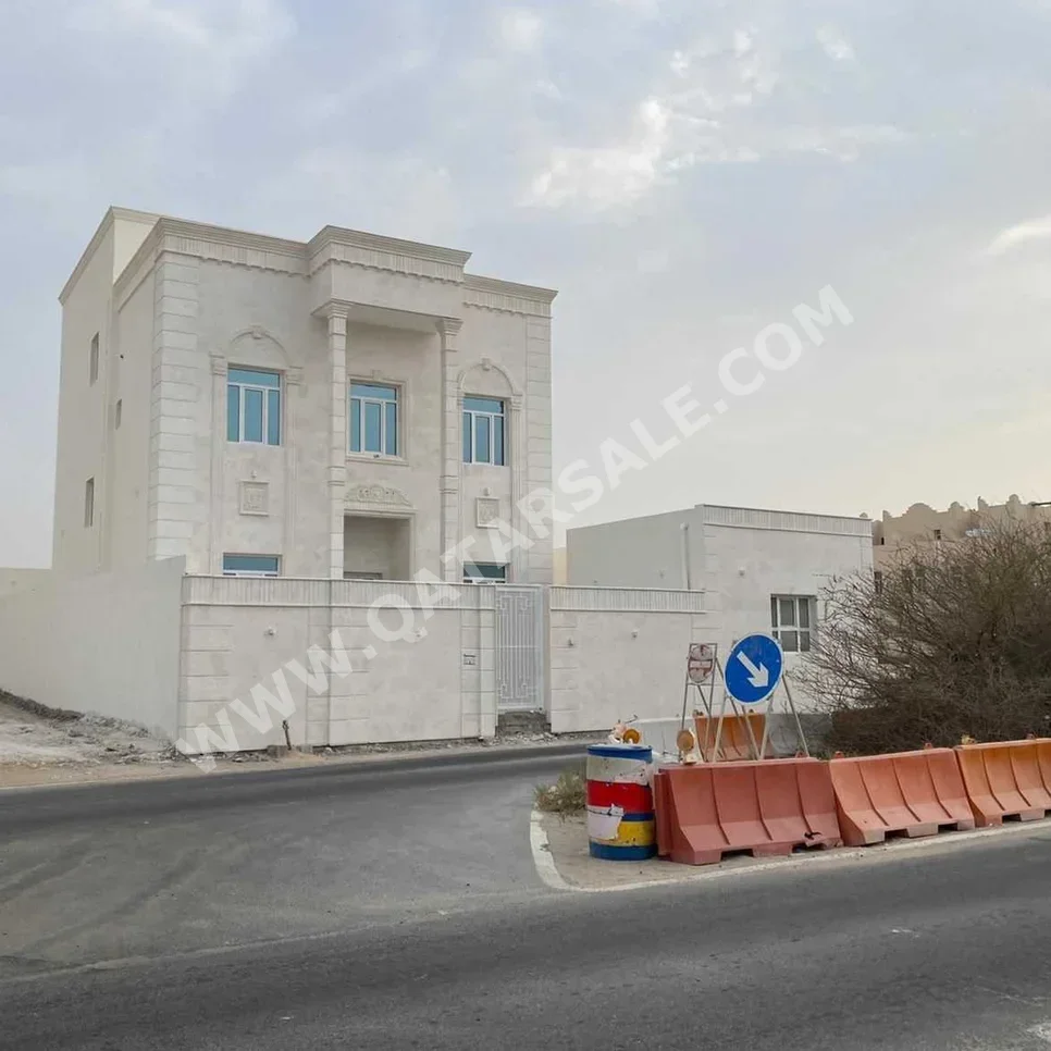 Family Residential  - Not Furnished  - Umm Salal  - Umm Salal Ali  - 8 Bedrooms