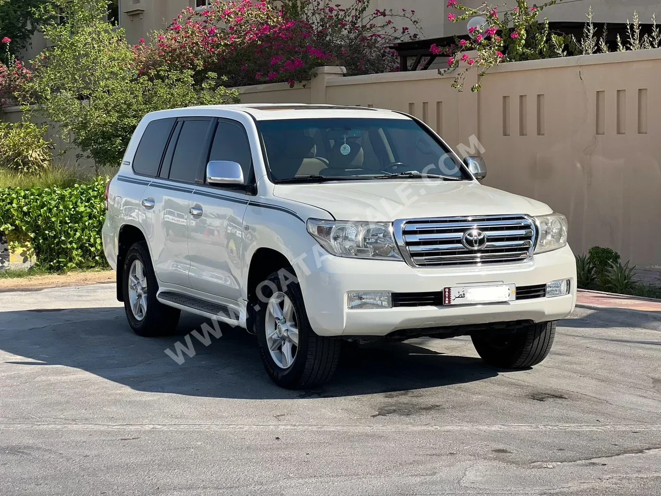 Toyota  Land Cruiser  VXR  2008  Automatic  330,000 Km  8 Cylinder  Four Wheel Drive (4WD)  SUV  White