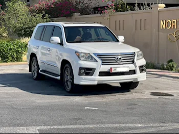 Lexus  LX  570  2015  Automatic  270,000 Km  8 Cylinder  Four Wheel Drive (4WD)  SUV  White