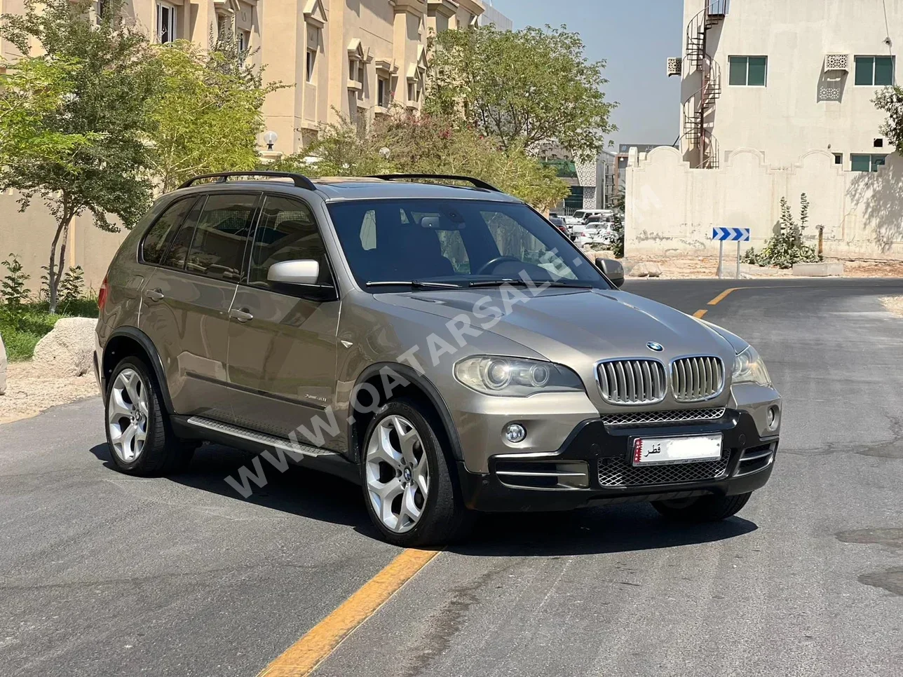 BMW  X-Series  X5  2009  Automatic  200,000 Km  6 Cylinder  Four Wheel Drive (4WD)  SUV  Beige