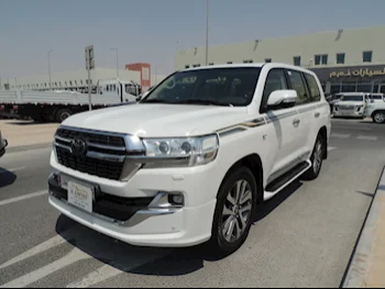 Toyota  Land Cruiser  VXR  2019  Automatic  215,000 Km  8 Cylinder  Four Wheel Drive (4WD)  SUV  White