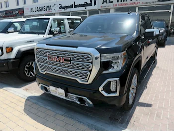 GMC  Sierra  Denali  2021  Automatic  33,000 Km  8 Cylinder  Four Wheel Drive (4WD)  Pick Up  Black