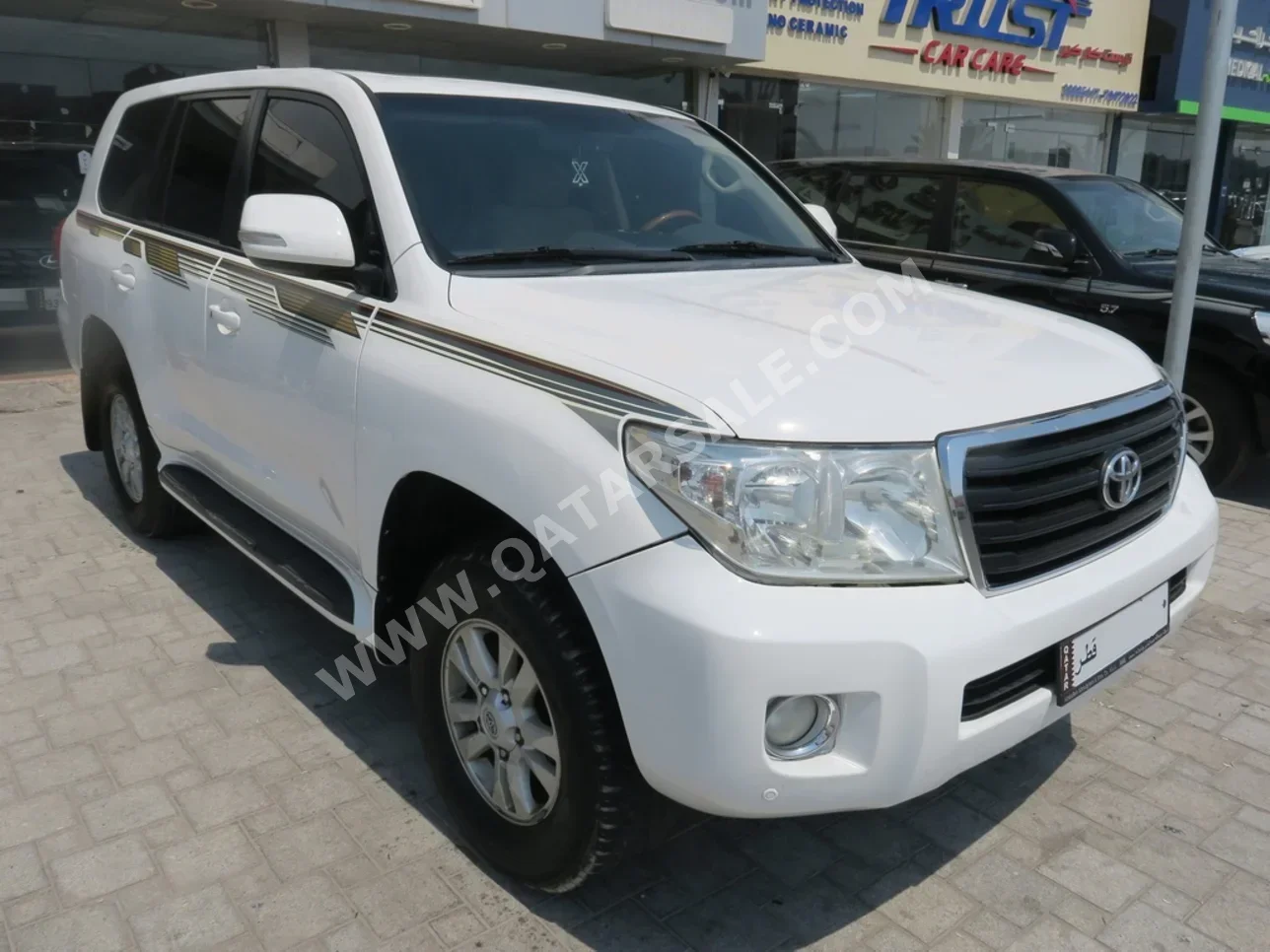 Toyota  Land Cruiser  GX  2014  Automatic  440,000 Km  6 Cylinder  Four Wheel Drive (4WD)  SUV  White