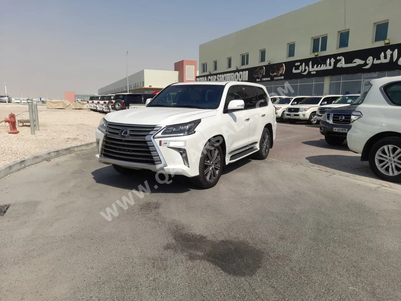 Lexus  LX  570  2016  Automatic  103,000 Km  8 Cylinder  Four Wheel Drive (4WD)  SUV  White