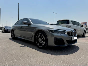 BMW  5-Series  520i M  2023  Automatic  26٬000 Km  6 Cylinder  Front Wheel Drive (FWD)  Sedan  Gray  With Warranty