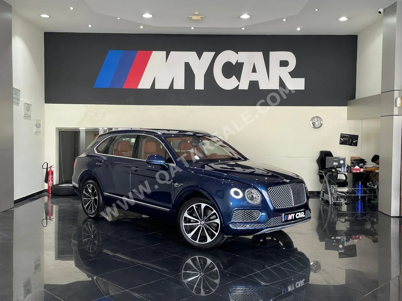 Bentley  Bentayga  2019  Automatic  59٬000 Km  8 Cylinder  All Wheel Drive (AWD)  SUV  Blue