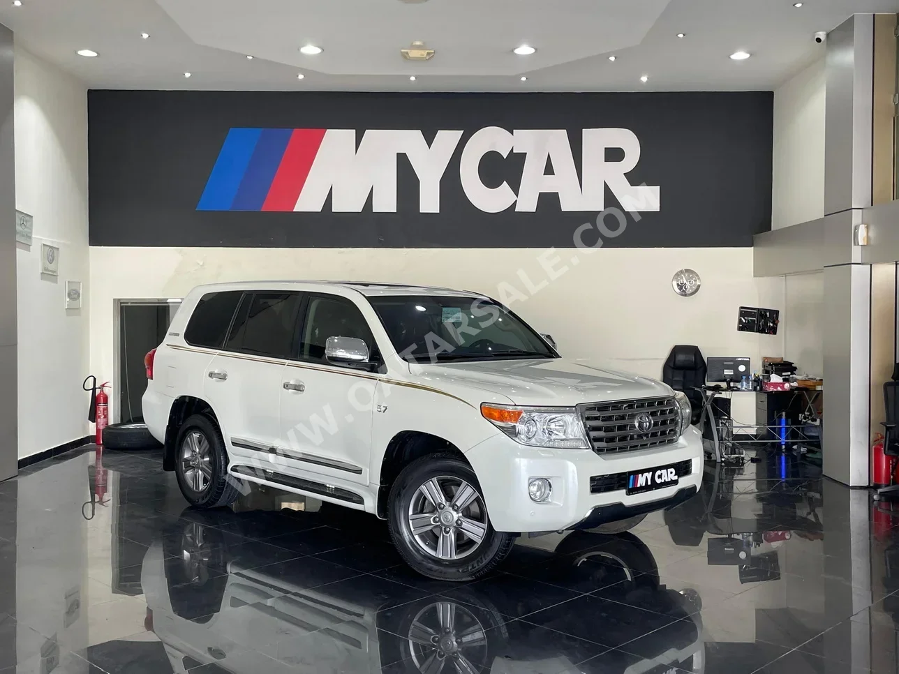 Toyota  Land Cruiser  VXR  2015  Automatic  87,000 Km  8 Cylinder  Four Wheel Drive (4WD)  SUV  White