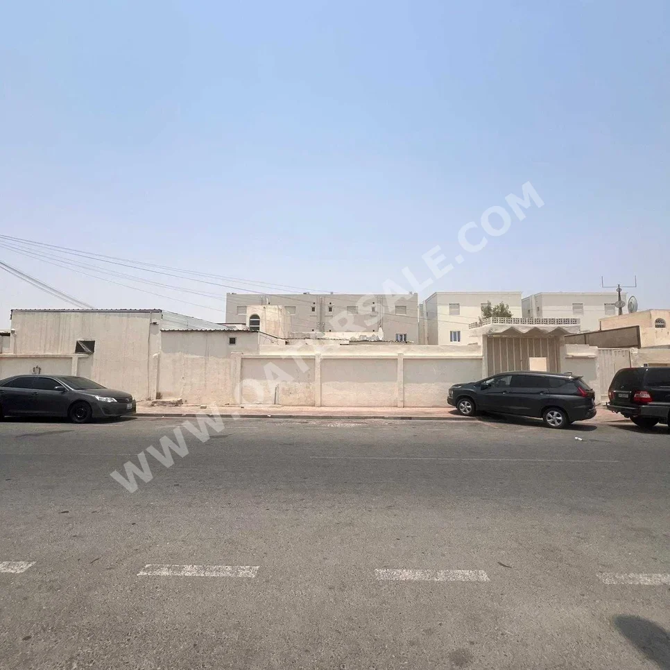 Family Residential  - Not Furnished  - Al Rayyan  - New Al Rayyan  - 8 Bedrooms