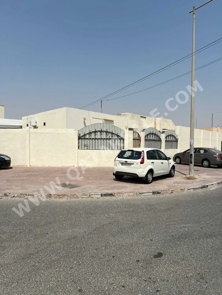 Family Residential  - Not Furnished  - Al Rayyan  - New Al Rayyan  - 8 Bedrooms