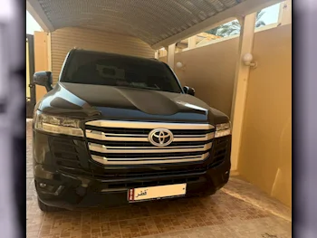 Toyota  Land Cruiser  GXR Twin Turbo  2022  Automatic  67,000 Km  6 Cylinder  Four Wheel Drive (4WD)  SUV  Black  With Warranty