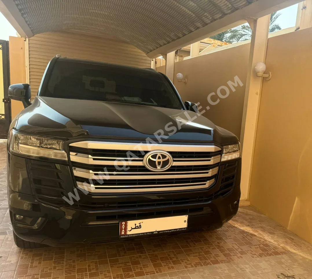 Toyota  Land Cruiser  GXR Twin Turbo  2022  Automatic  67,000 Km  6 Cylinder  Four Wheel Drive (4WD)  SUV  Black  With Warranty