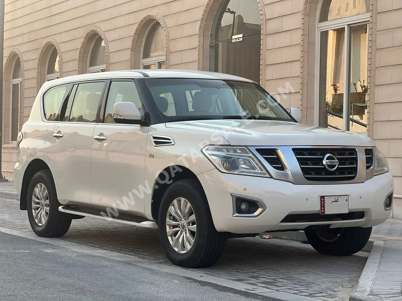 Nissan  Patrol  SE  2013  Automatic  291,000 Km  8 Cylinder  Four Wheel Drive (4WD)  SUV  White