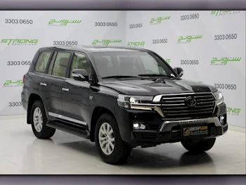 Toyota  Land Cruiser  VXR Black Edition  2017  Automatic  253,000 Km  8 Cylinder  Four Wheel Drive (4WD)  SUV  Black