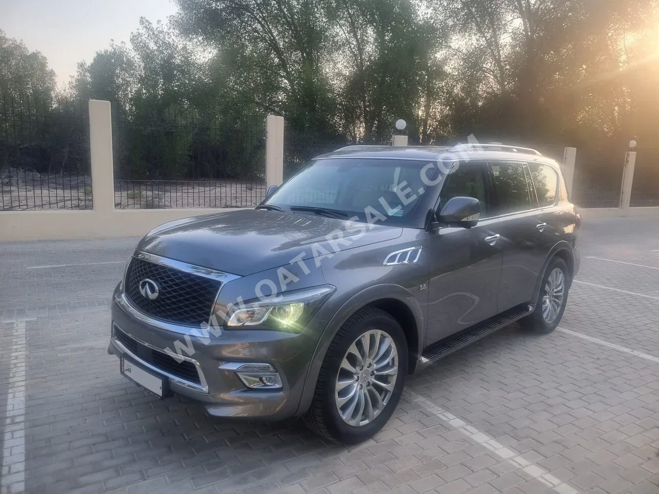 Infiniti  QX  80  2017  Automatic  69,000 Km  8 Cylinder  Four Wheel Drive (4WD)  SUV  Gray