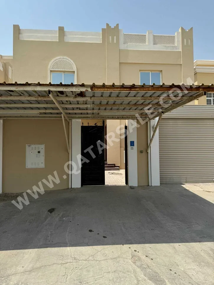 Family Residential  - Not Furnished  - Umm Salal  - Umm Salal Ali  - 7 Bedrooms