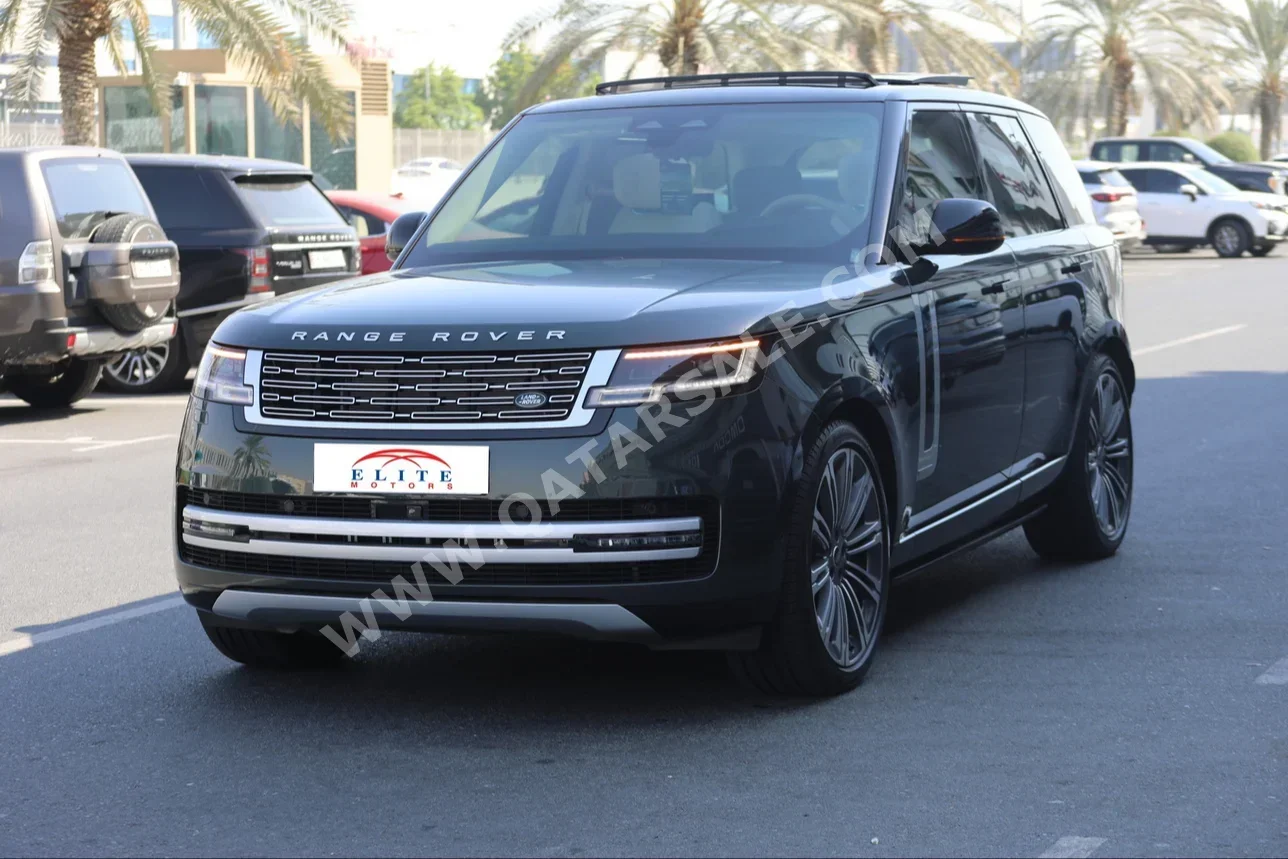 Land Rover  Range Rover  Vogue  Autobiography  2024  Automatic  25,000 Km  8 Cylinder  All Wheel Drive (AWD)  SUV  Green  With Warranty