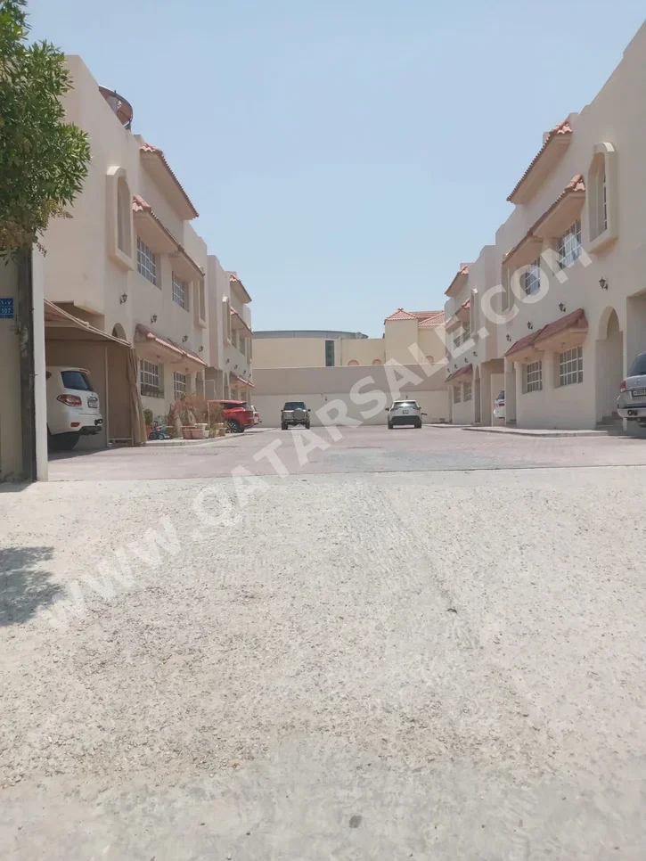 Buildings, Towers & Compounds - Family Residential  - Umm Salal  - Umm Salal Ali  For Sale