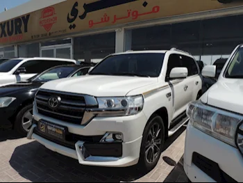 Toyota  Land Cruiser  VXS- Grand Touring S  2020  Automatic  65,000 Km  8 Cylinder  Four Wheel Drive (4WD)  SUV  White