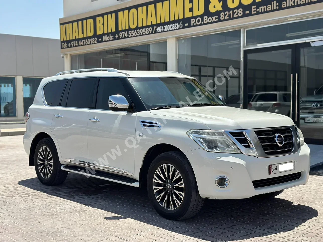 Nissan  Patrol  Platinum  2014  Automatic  289,000 Km  8 Cylinder  Four Wheel Drive (4WD)  SUV  White