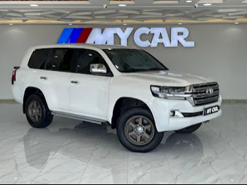 Toyota  Land Cruiser  GX  2016  Manual  251,000 Km  6 Cylinder  Four Wheel Drive (4WD)  SUV  White