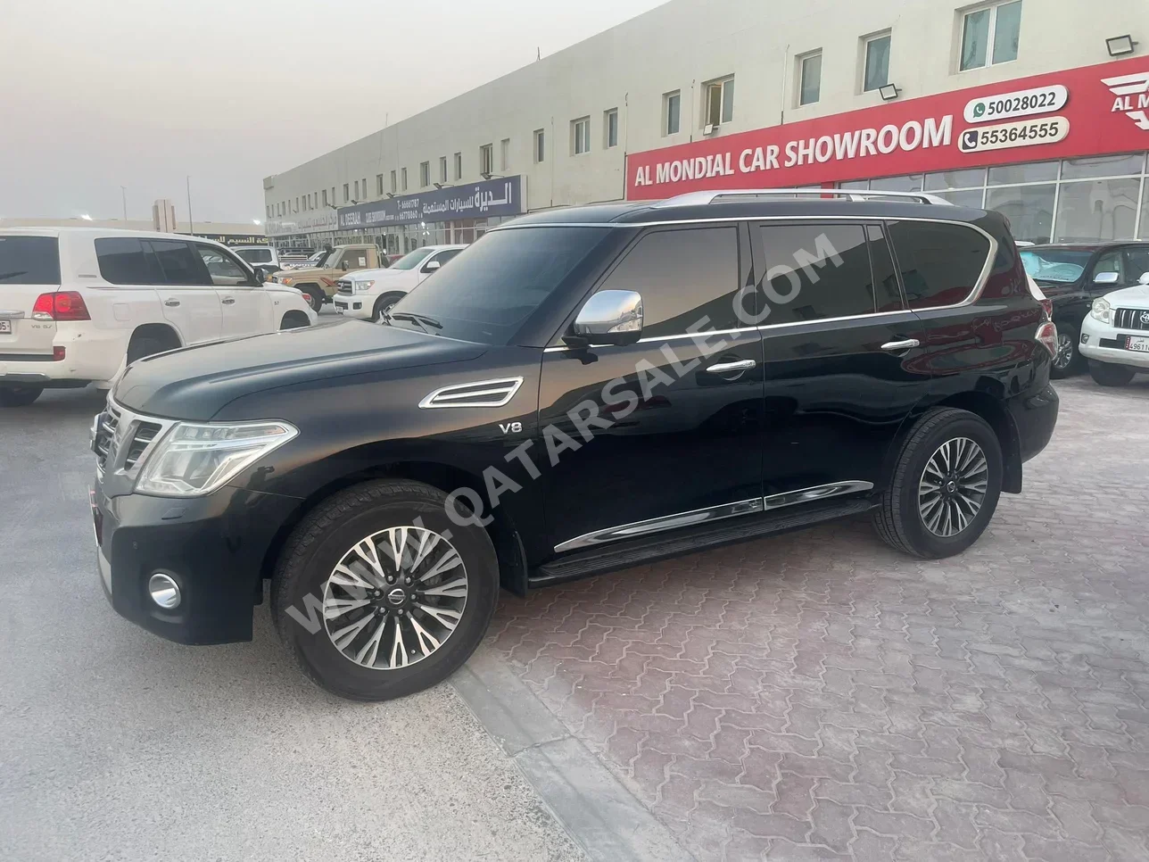 Nissan  Patrol  Platinum  2016  Automatic  170,000 Km  8 Cylinder  Four Wheel Drive (4WD)  SUV  Black