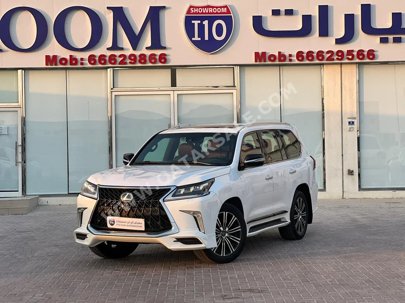 Lexus  LX  570  2016  Automatic  240,000 Km  8 Cylinder  Four Wheel Drive (4WD)  SUV  White