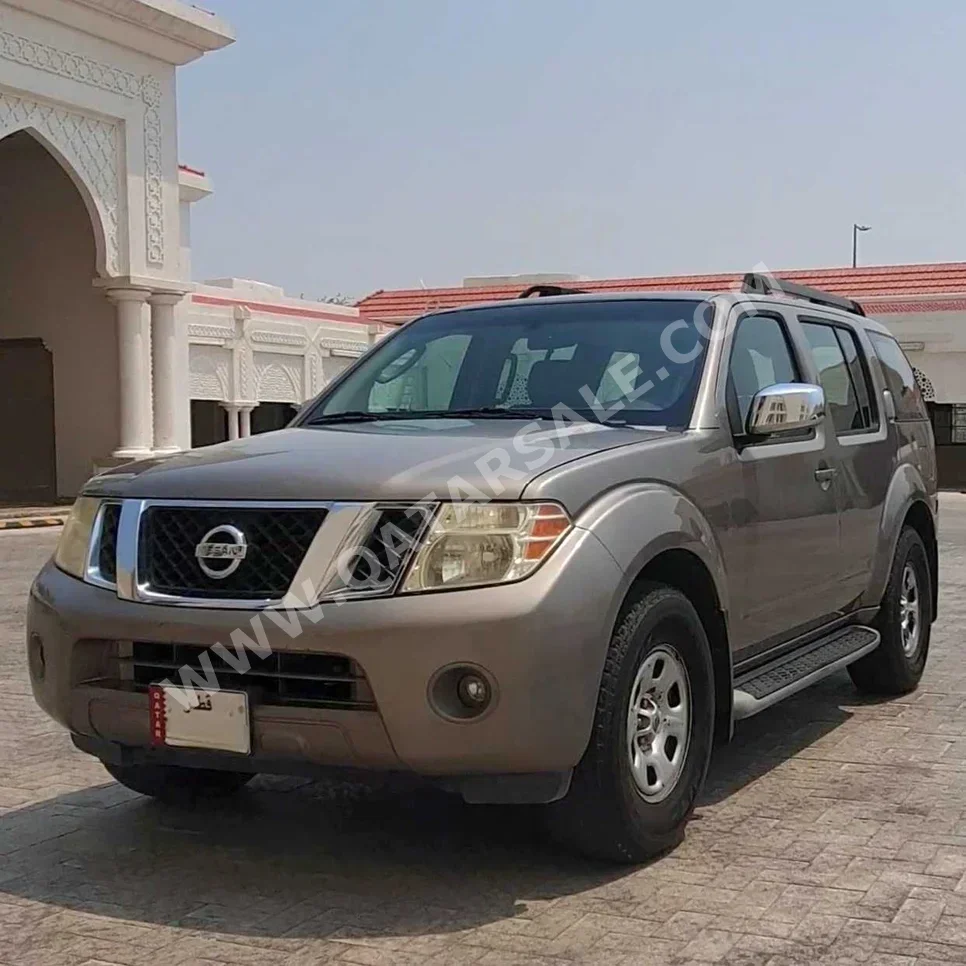 Nissan  Pathfinder  2009  Automatic  131,000 Km  6 Cylinder  Four Wheel Drive (4WD)  SUV  Brown