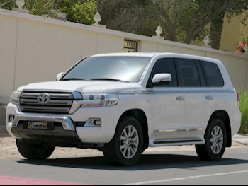 Toyota  Land Cruiser  VXR  2019  Automatic  156,000 Km  8 Cylinder  Four Wheel Drive (4WD)  SUV  White