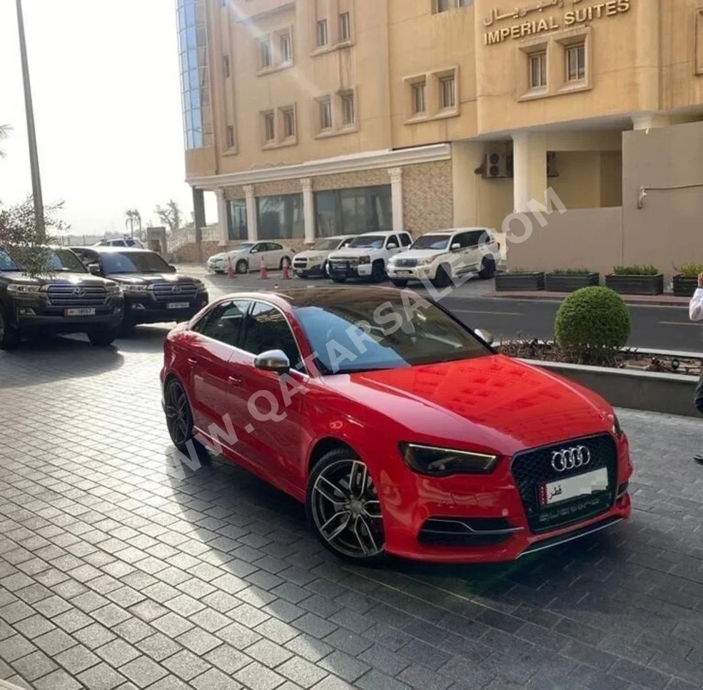 Audi  S  3  2016  Automatic  122,000 Km  4 Cylinder  All Wheel Drive (AWD)  Sedan  Red