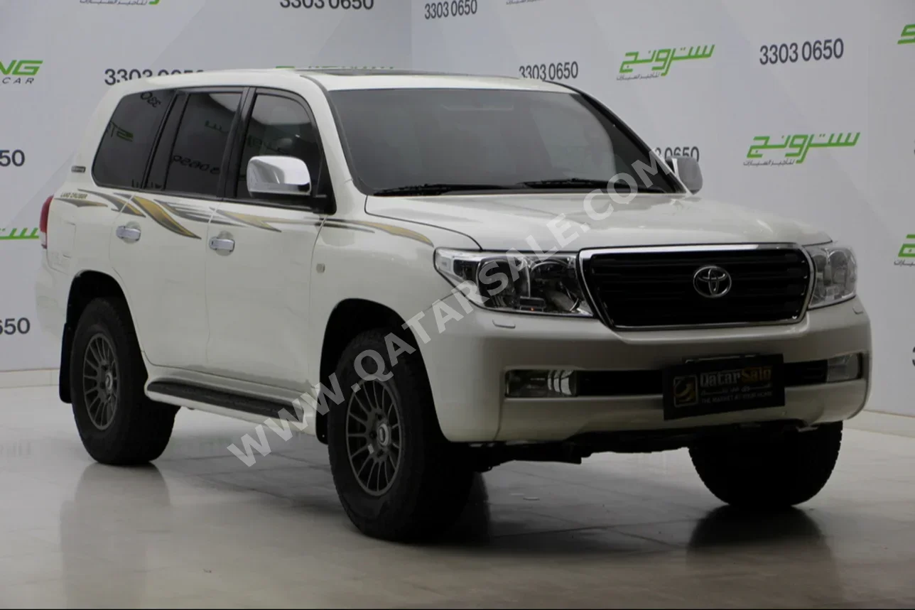 Toyota  Land Cruiser  GXR  2011  Automatic  300,000 Km  8 Cylinder  Four Wheel Drive (4WD)  SUV  Pearl