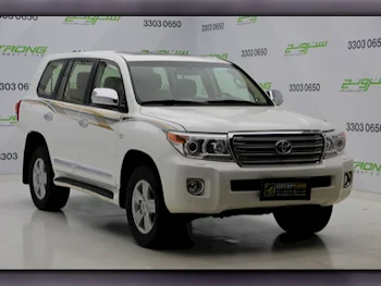 Toyota  Land Cruiser  VXR  2014  Automatic  11,600 Km  8 Cylinder  Four Wheel Drive (4WD)  SUV  White