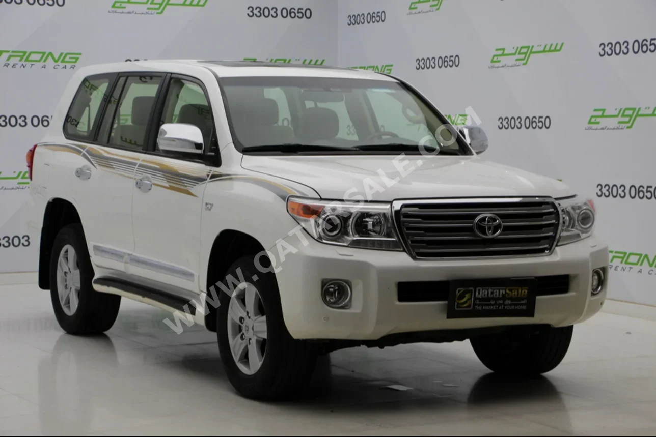 Toyota  Land Cruiser  VXR  2014  Automatic  11,600 Km  8 Cylinder  Four Wheel Drive (4WD)  SUV  White