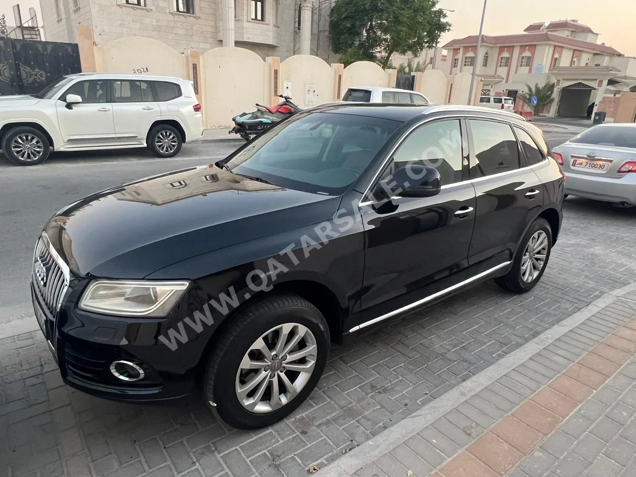 Audi  Q5  40 TFSI Quattro  2015  Automatic  127,000 Km  4 Cylinder  All Wheel Drive (AWD)  SUV  Black