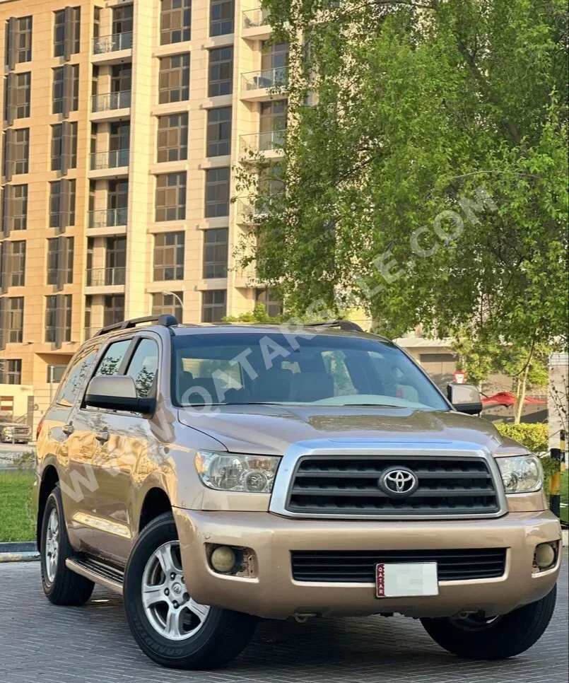 Toyota  Sequoia  SR5  2010  Automatic  340,000 Km  8 Cylinder  Four Wheel Drive (4WD)  SUV  Beige