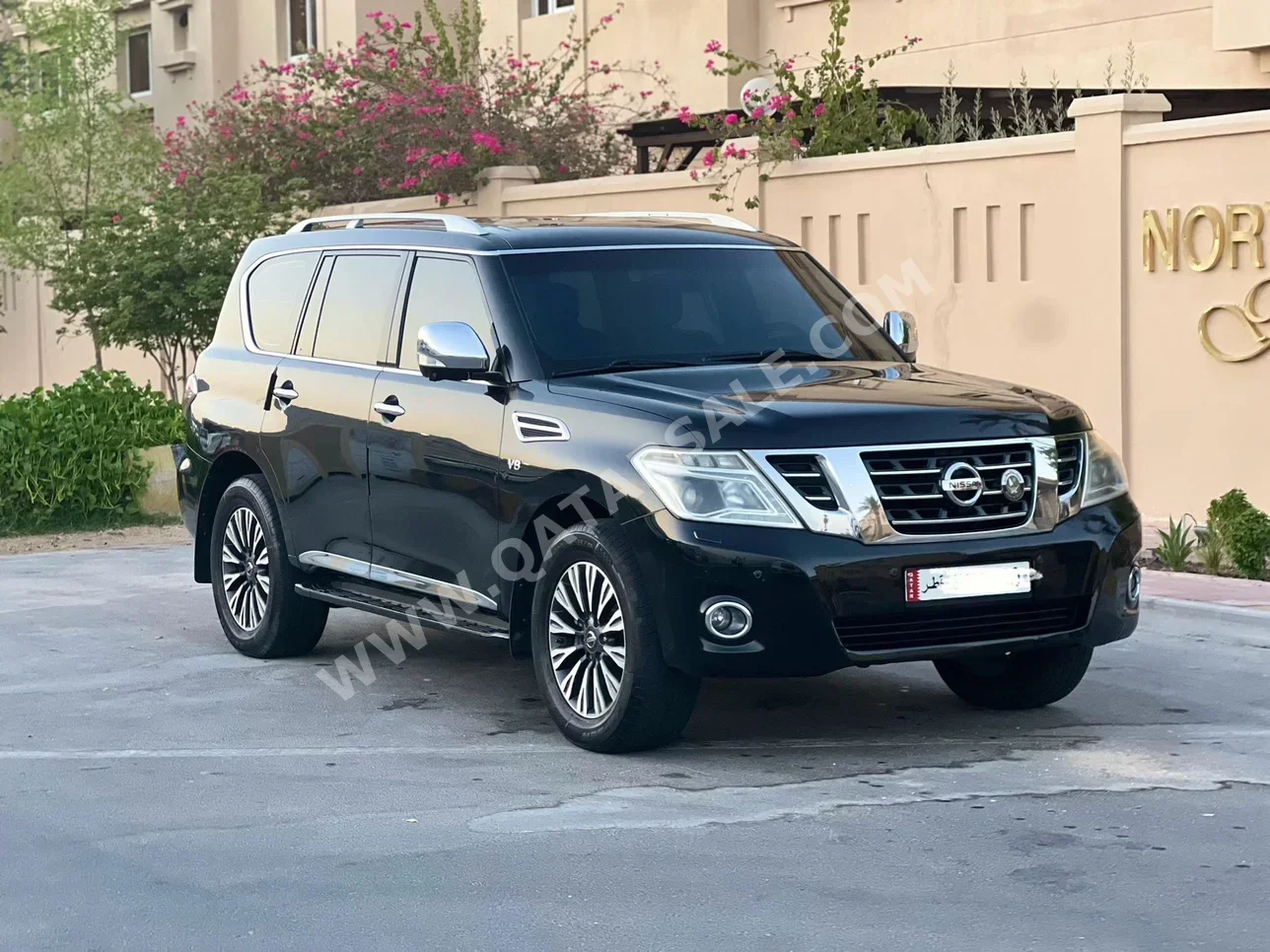 Nissan  Patrol  Platinum  2014  Automatic  240,000 Km  8 Cylinder  Four Wheel Drive (4WD)  SUV  Black