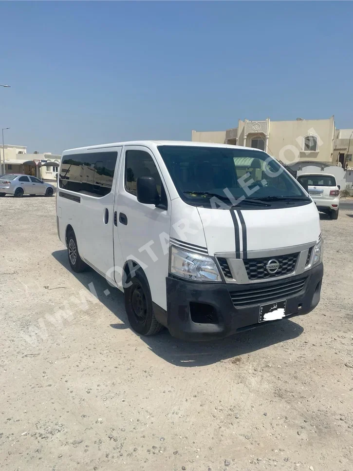 Nissan  Van  2014  Manual  330,000 Km  4 Cylinder  Front Wheel Drive (FWD)  Van / Bus  White