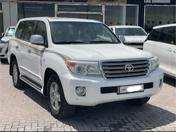 Toyota  Land Cruiser  VXR  2013  Automatic  442,000 Km  8 Cylinder  Four Wheel Drive (4WD)  SUV  White