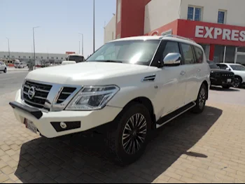 Nissan  Patrol  Platinum  2017  Automatic  317,000 Km  8 Cylinder  Four Wheel Drive (4WD)  SUV  White