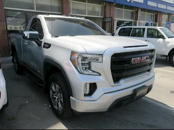 GMC  Sierra  Elevation  2022  Automatic  53,000 Km  8 Cylinder  Four Wheel Drive (4WD)  Pick Up  Silver  With Warranty