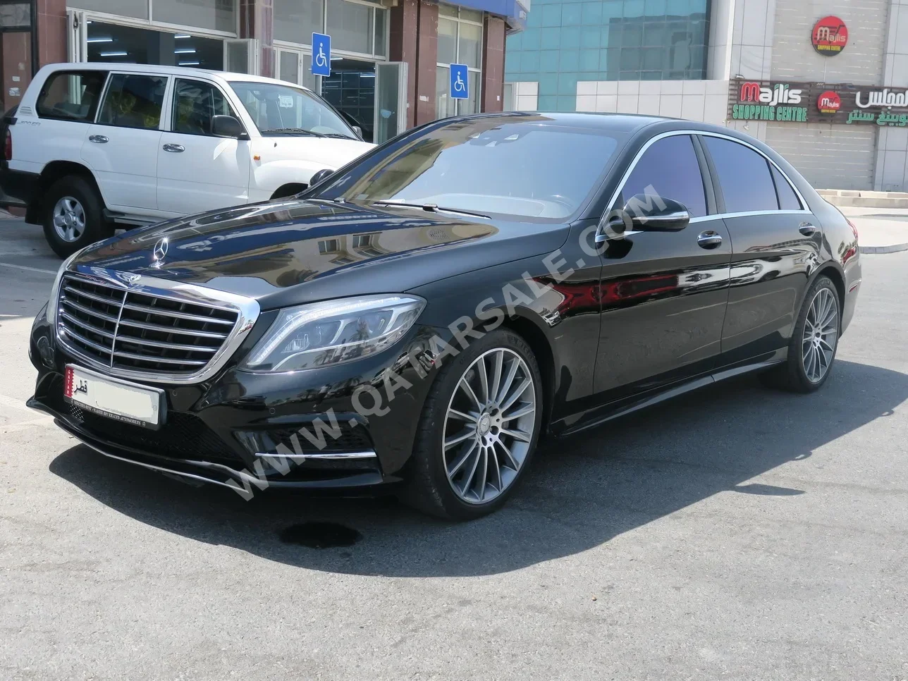 Mercedes-Benz  S-Class  400  2014  Automatic  75,000 Km  6 Cylinder  Rear Wheel Drive (RWD)  Sedan  Black