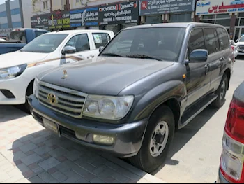 Toyota  Land Cruiser  GXR  2006  Automatic  260,000 Km  6 Cylinder  Four Wheel Drive (4WD)  SUV  Gray