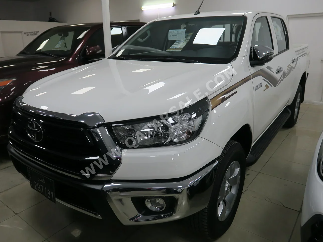 Toyota  Hilux  2024  Automatic  270 Km  4 Cylinder  Four Wheel Drive (4WD)  Pick Up  White  With Warranty