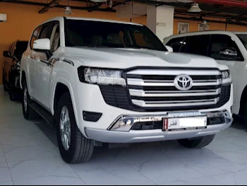 Toyota  Land Cruiser  GXR  2022  Automatic  100,000 Km  6 Cylinder  Four Wheel Drive (4WD)  SUV  White