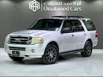 Ford  Expedition  XLT  2013  Automatic  240,000 Km  6 Cylinder  Four Wheel Drive (4WD)  SUV  White