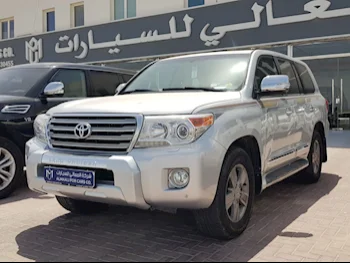 Toyota  Land Cruiser  GXR  2015  Automatic  390,000 Km  8 Cylinder  Four Wheel Drive (4WD)  SUV  Silver