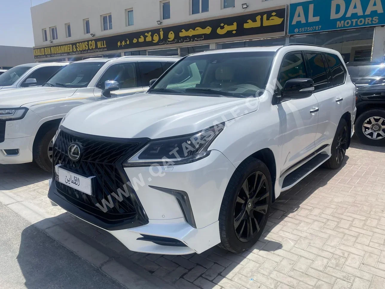 Lexus  LX  570  2016  Automatic  157,000 Km  8 Cylinder  Four Wheel Drive (4WD)  SUV  White