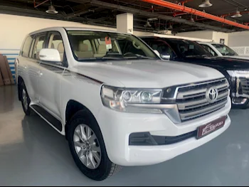 Toyota  Land Cruiser  GXR  2019  Automatic  215,000 Km  6 Cylinder  Four Wheel Drive (4WD)  SUV  White