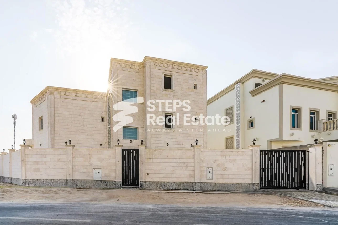 Family Residential  - Not Furnished  - Al Wakrah  - Al Wukair  - 8 Bedrooms