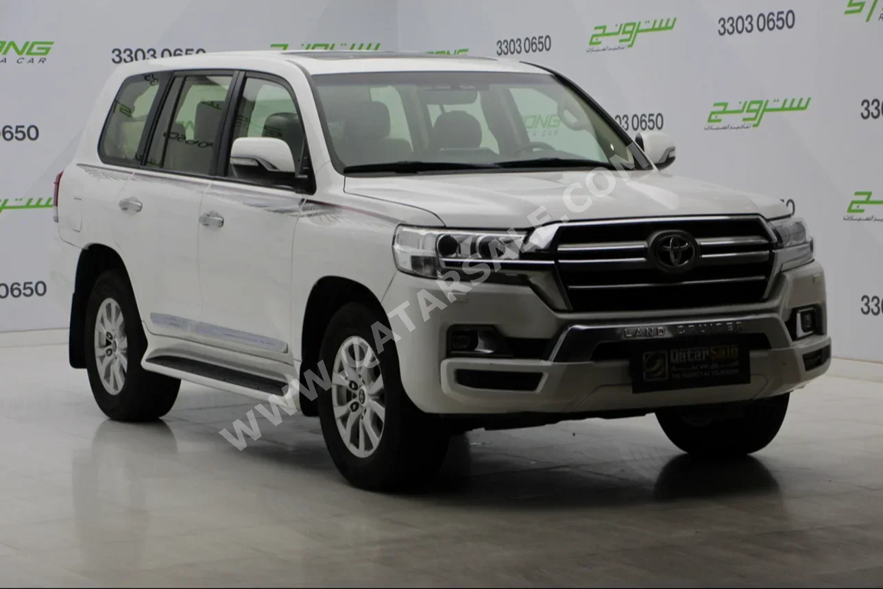 Toyota  Land Cruiser  GXR  2019  Automatic  152,000 Km  8 Cylinder  Four Wheel Drive (4WD)  SUV  White